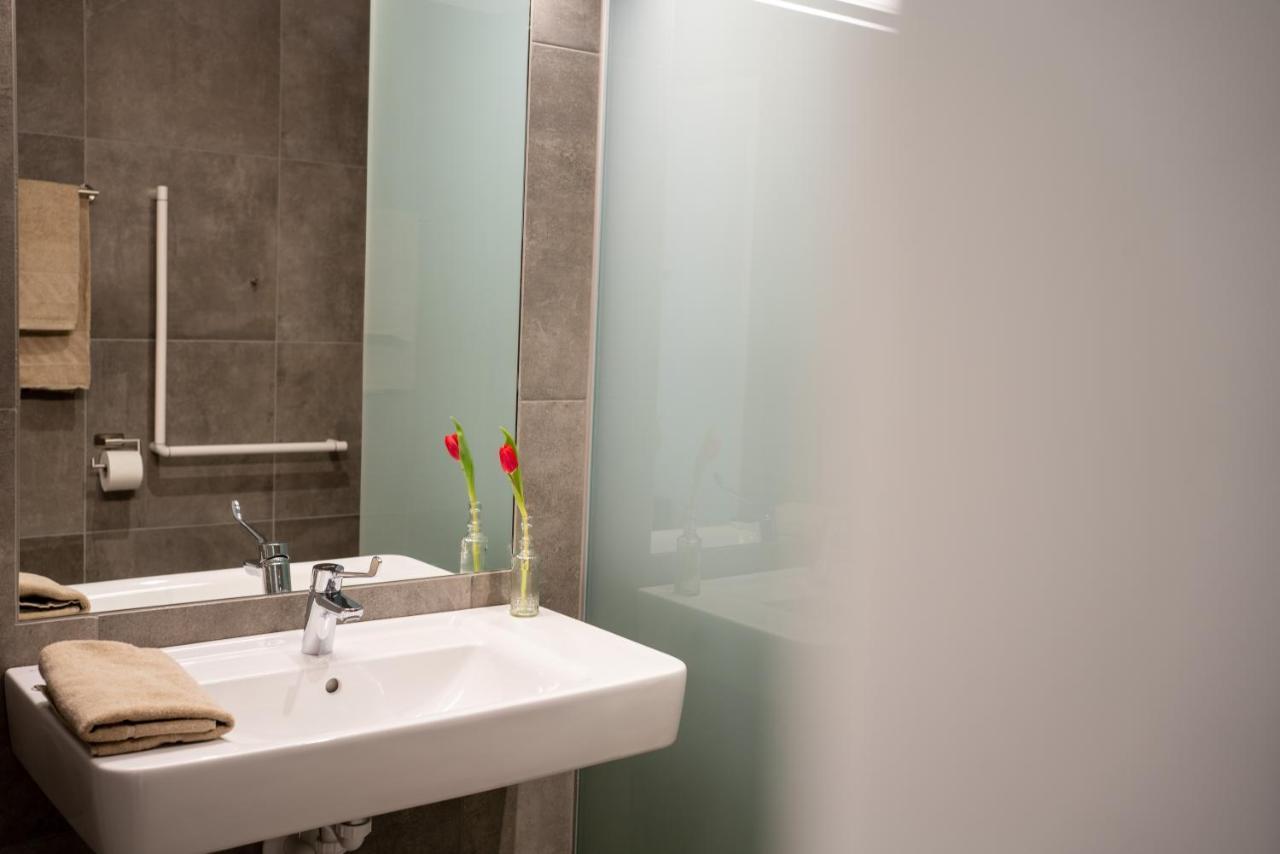 Eee Hotel Graz Pirka Bagian luar foto