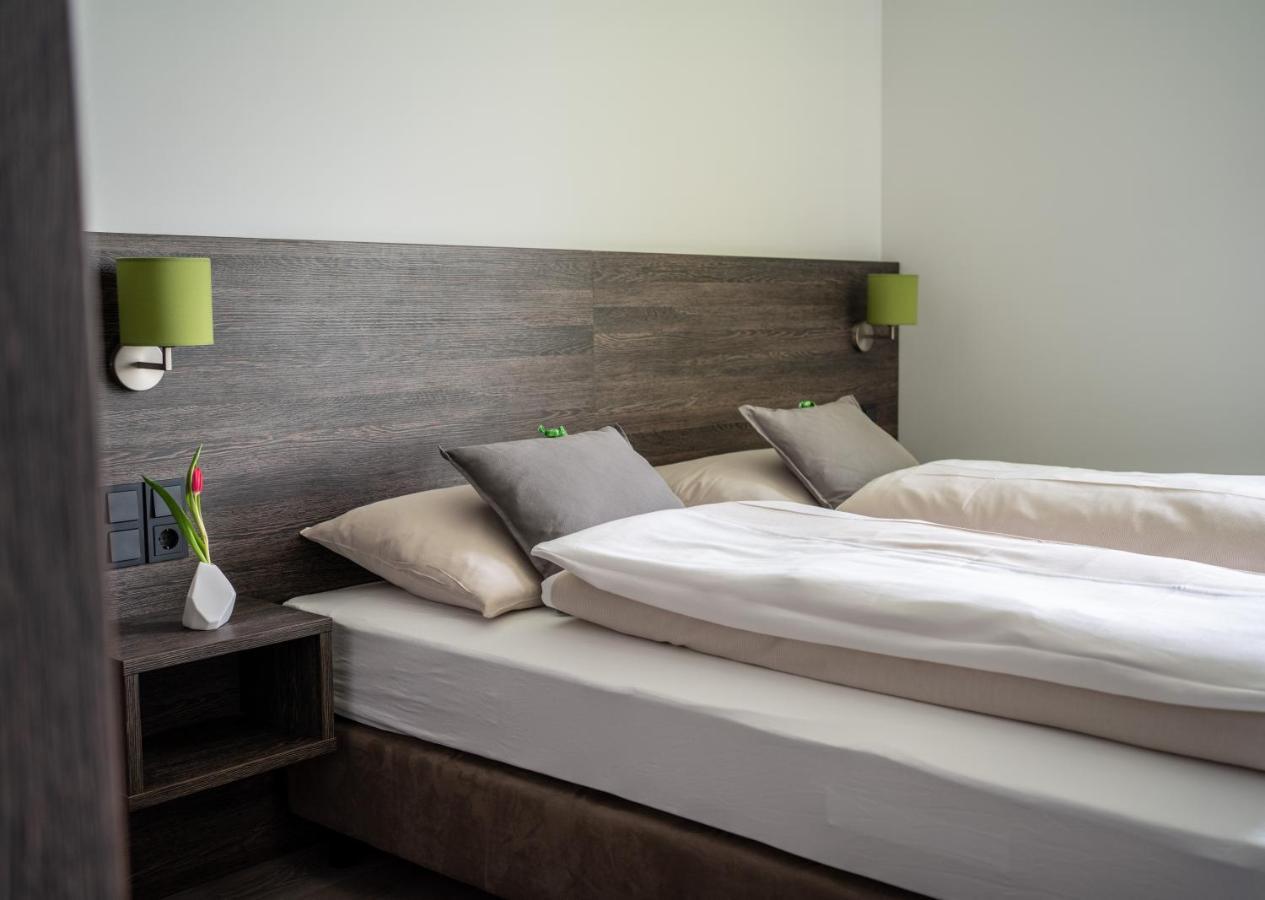 Eee Hotel Graz Pirka Bagian luar foto