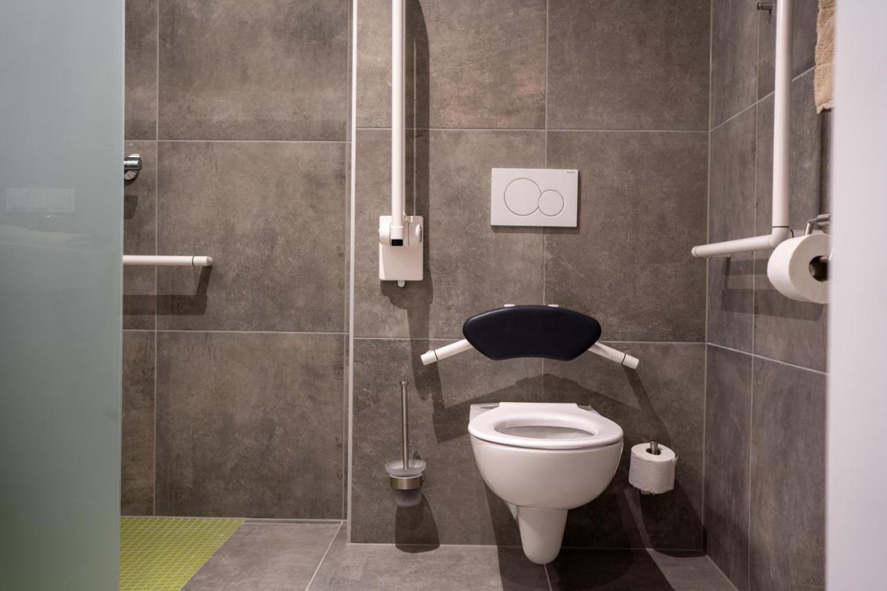 Eee Hotel Graz Pirka Bagian luar foto